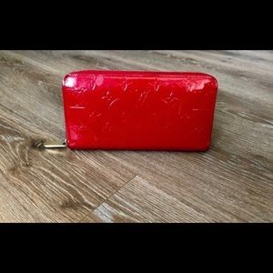 Louis Vuitton Zippy Wallet